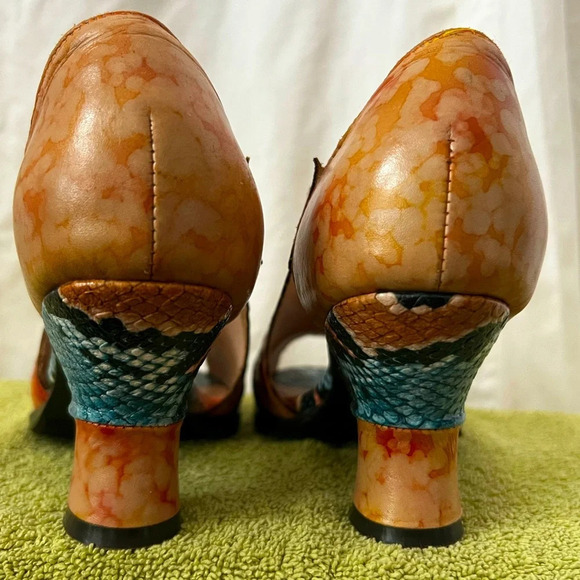 L'Artiste Spring Step Hand Painted Leather Womens Sz 36 Kitten Heels U.S.  5.5 - Picture 3 of 6